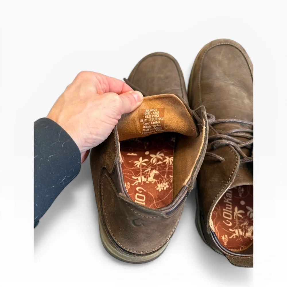 OluKai Men's Tan Chukka Boots